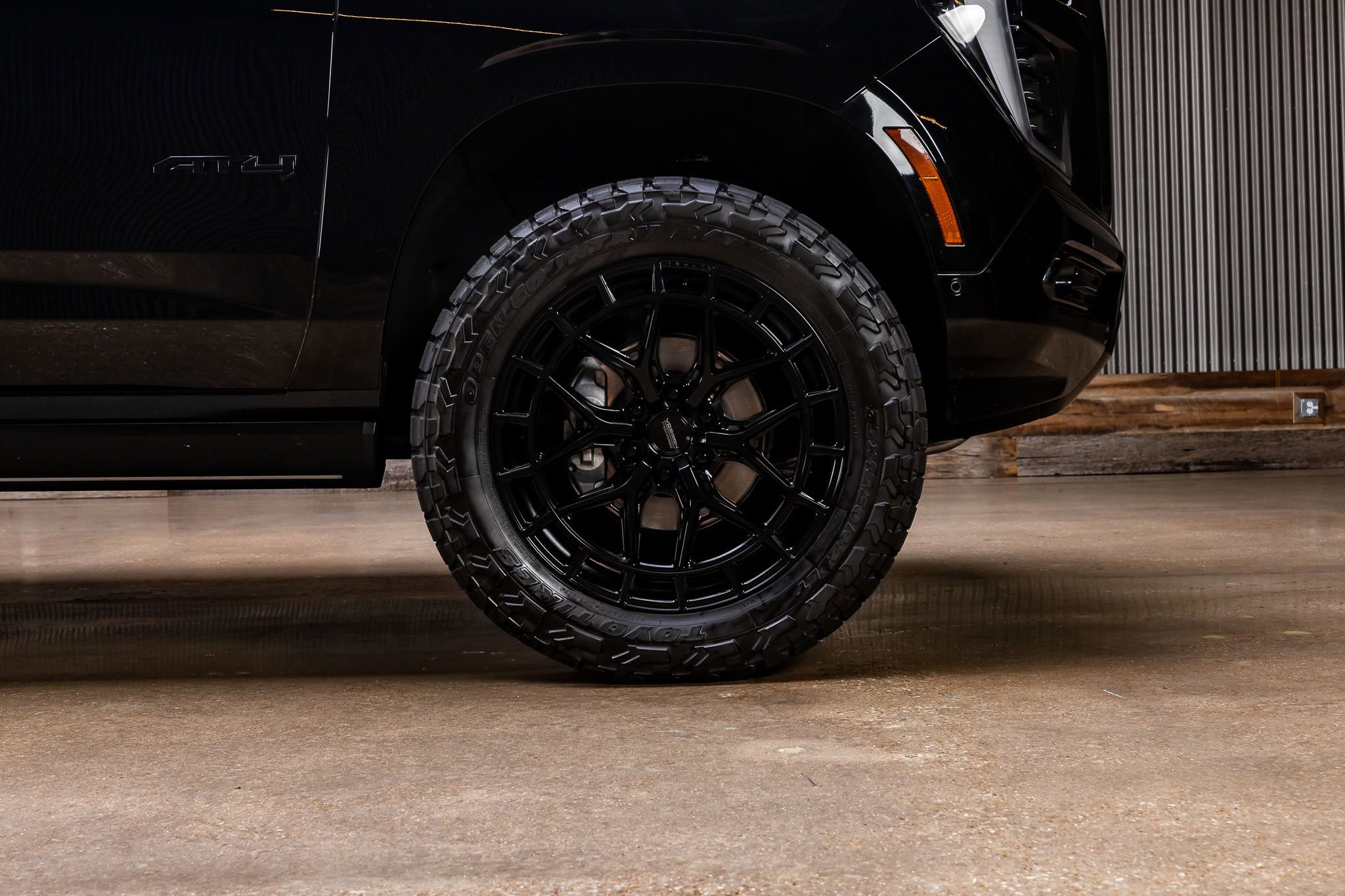 Used 2025 GMC Yukon XL AT4 Ultimate AWD/4WD image 12