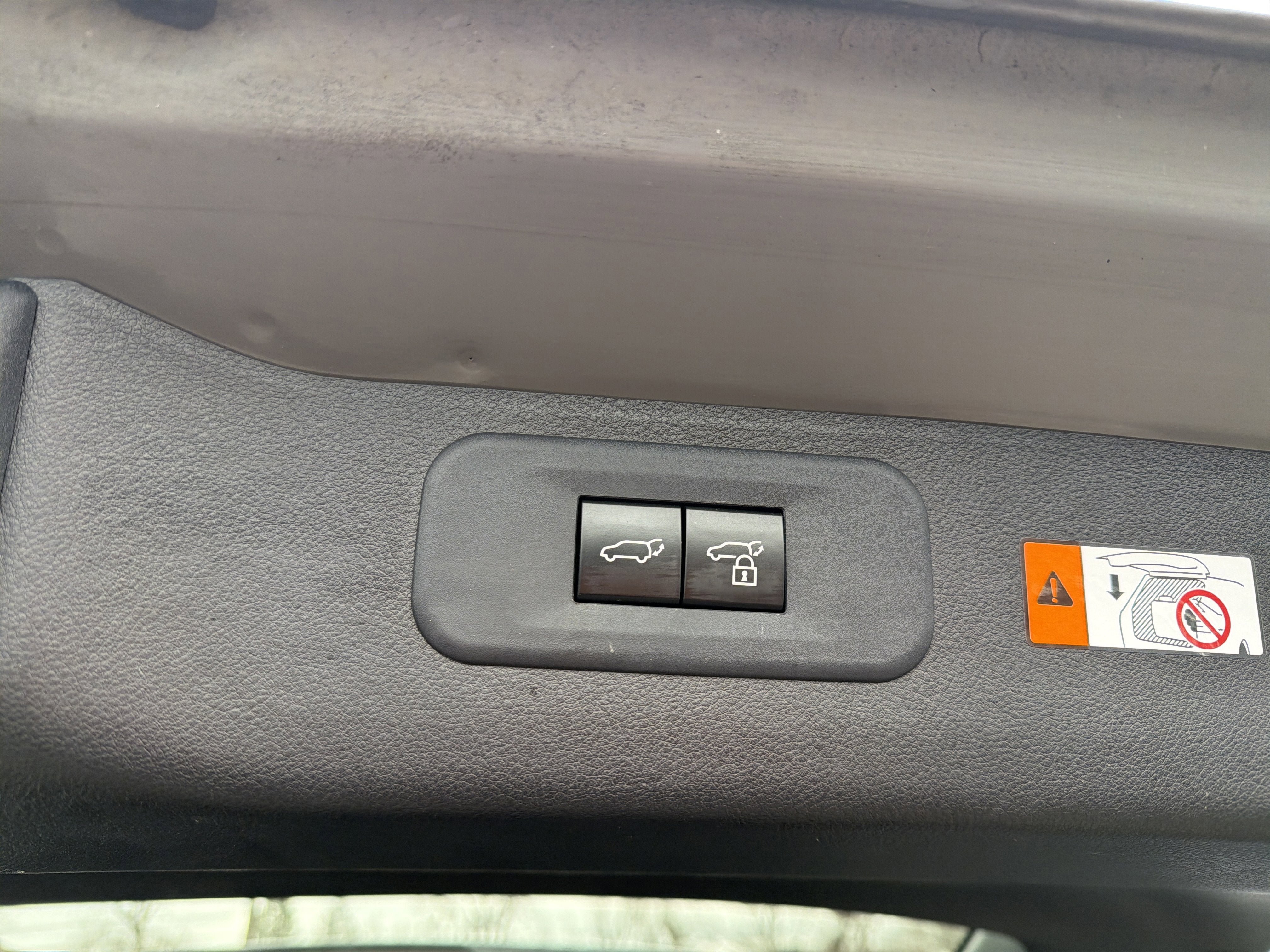 Used 2025 Lexus TX 500h AWD w/ Technology Package image 30