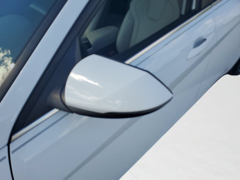 Used 2021 Hyundai Elantra Limited FWD image 28
