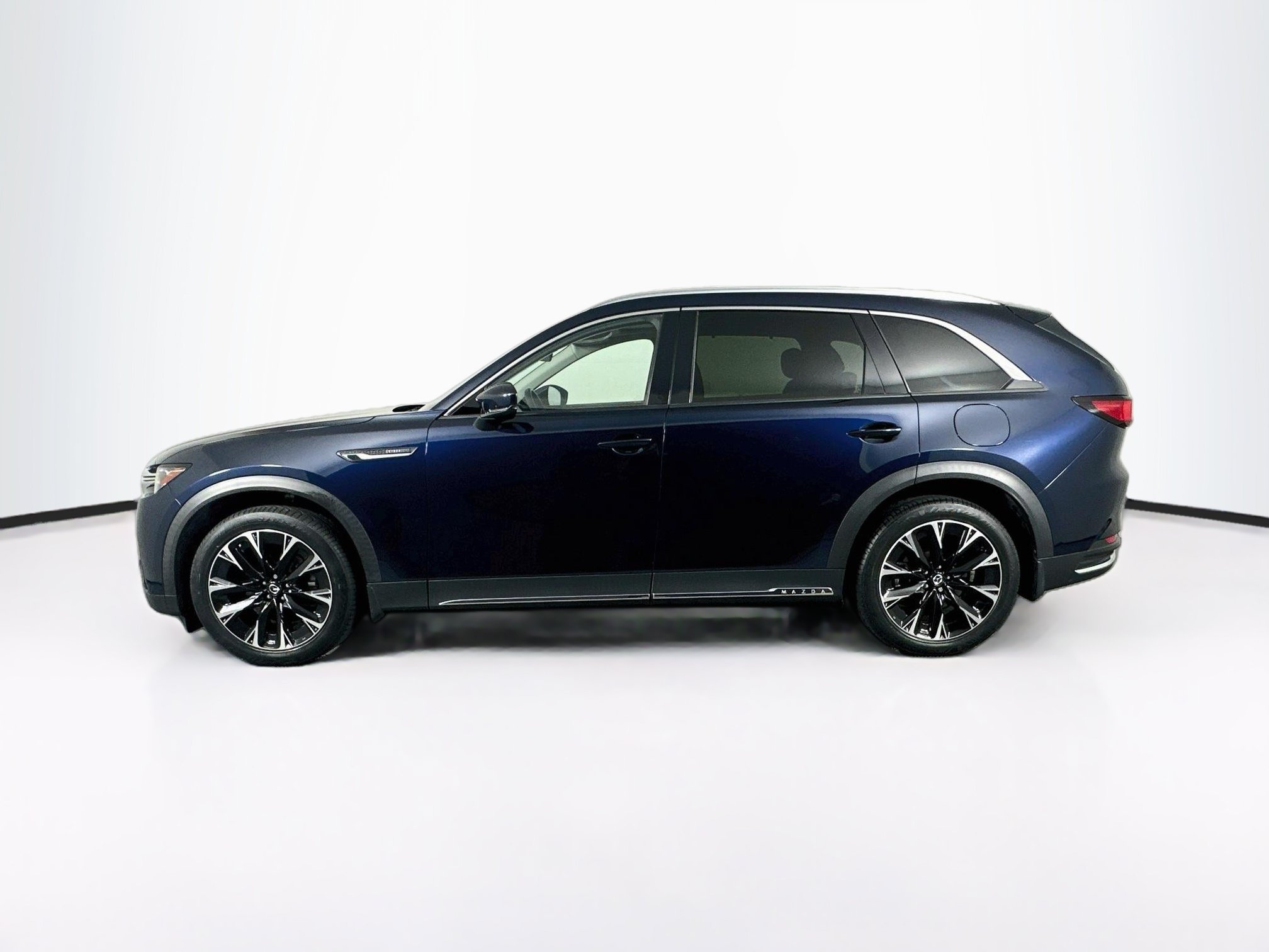Used 2024 MAZDA CX-90 Plug-In Hybrid w/ Premium Pkg AWD/4WD image 4