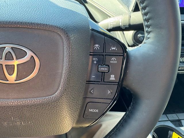 Used 2025 Toyota Prius XLE image 19