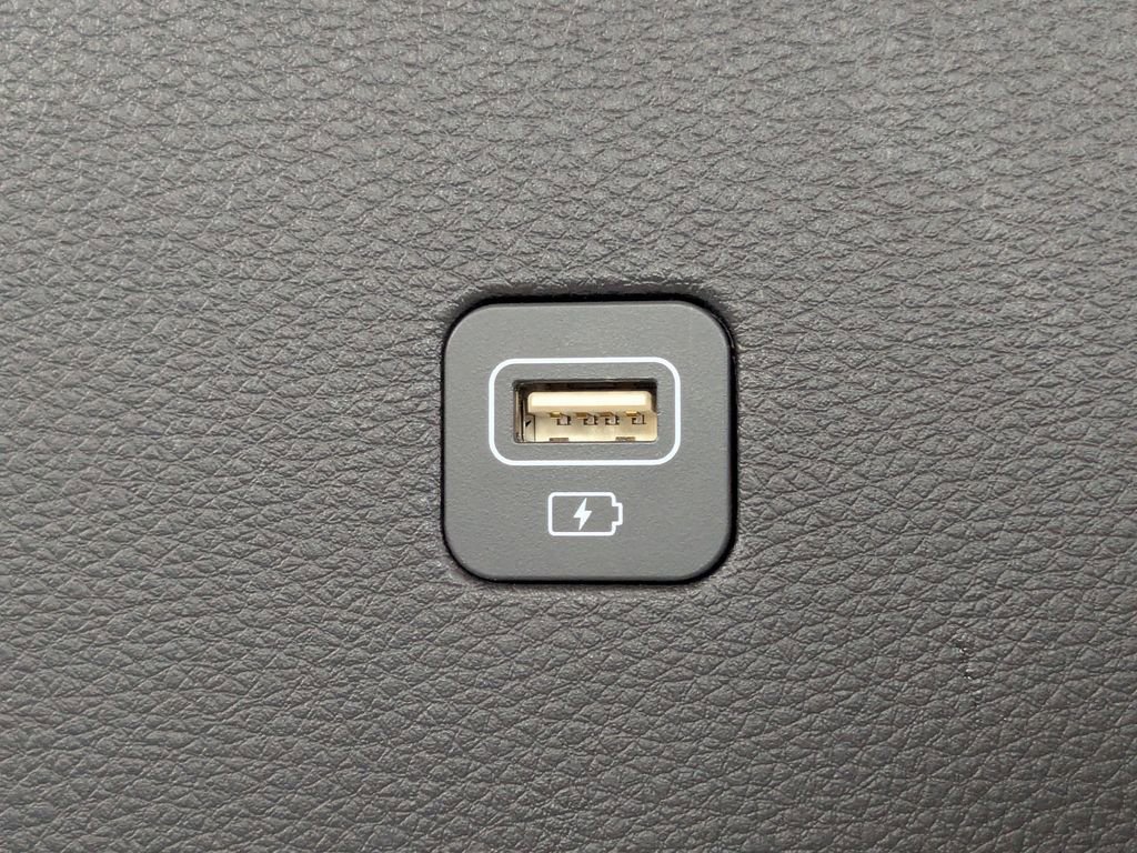 Used 2024 Kia Carnival LX image 15