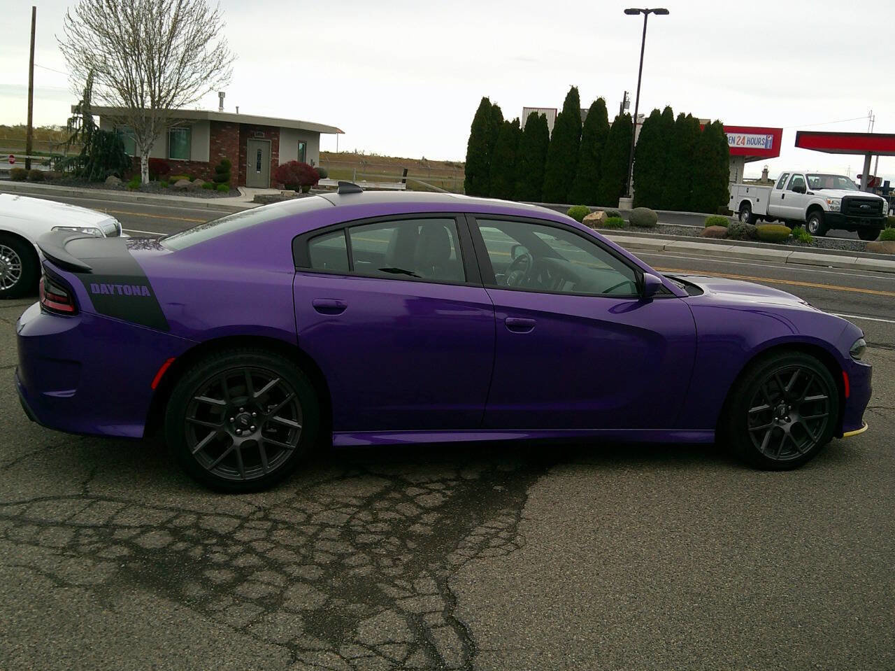 Used 2018 Dodge Charger R/T image 9
