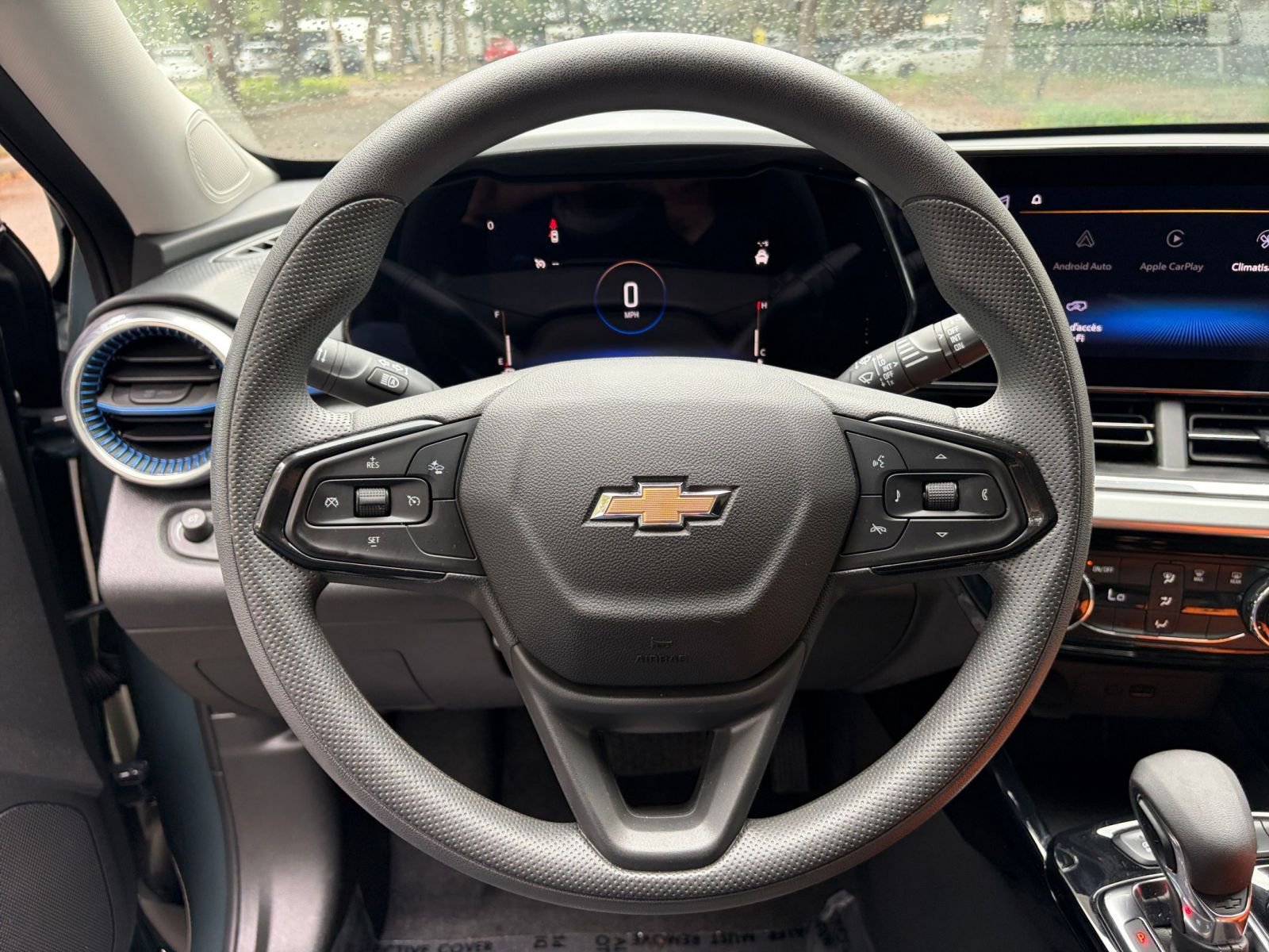 Used 2025 Chevrolet Trax LT FWD image 27