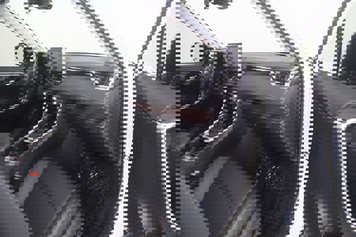 Used 2022 Toyota RAV4 Limited image 37