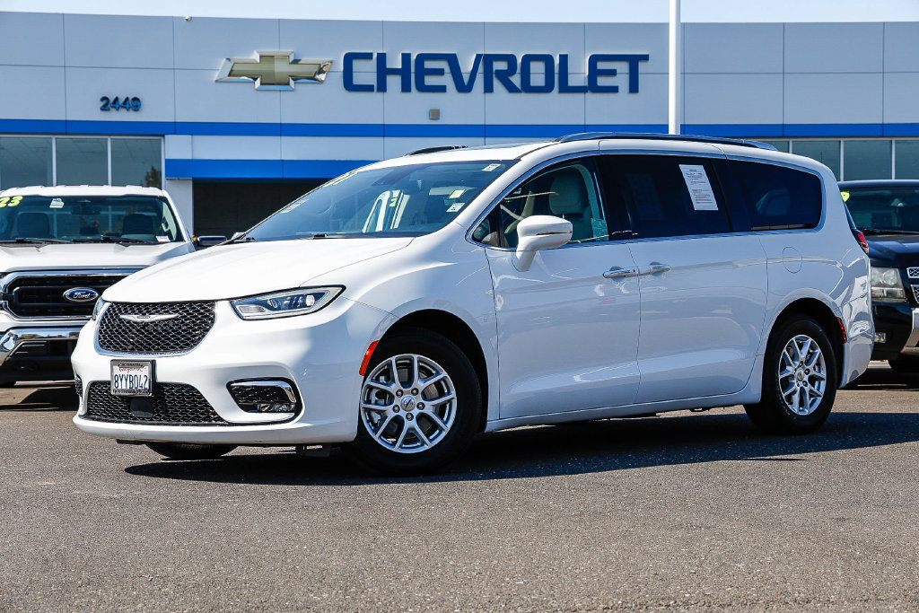 Used 2021 Chrysler Pacifica Touring-L