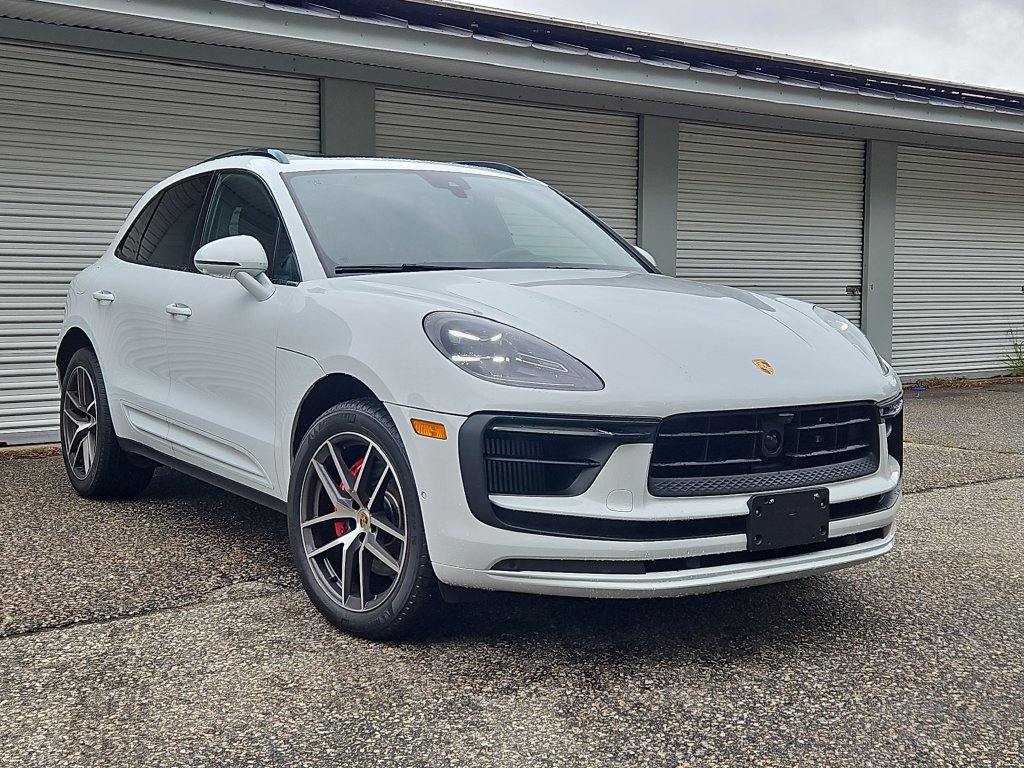 Certified 2023 Porsche Macan S AWD/4WD image 9