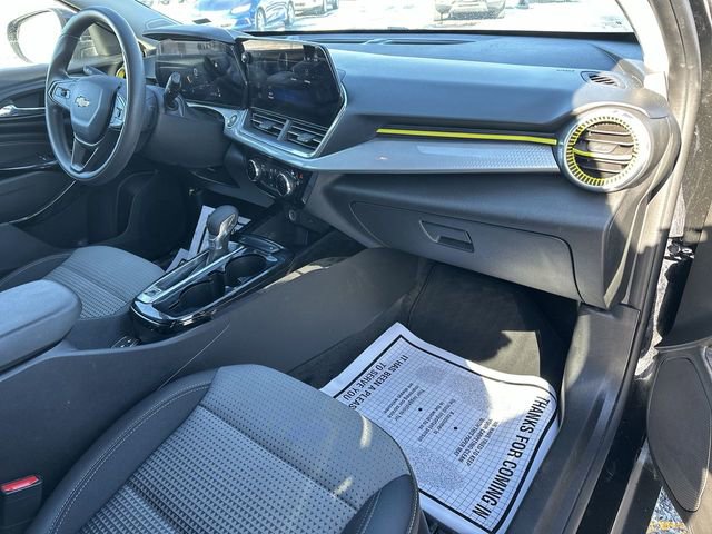 Used 2024 Chevrolet Trax LT image 29