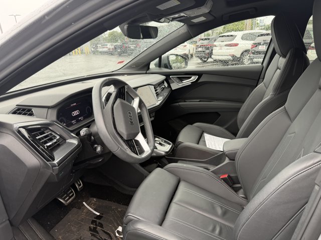 Used 2025 Audi Q4 e-tron Premium Plus w/ Premium Plus AWD/4WD image 4