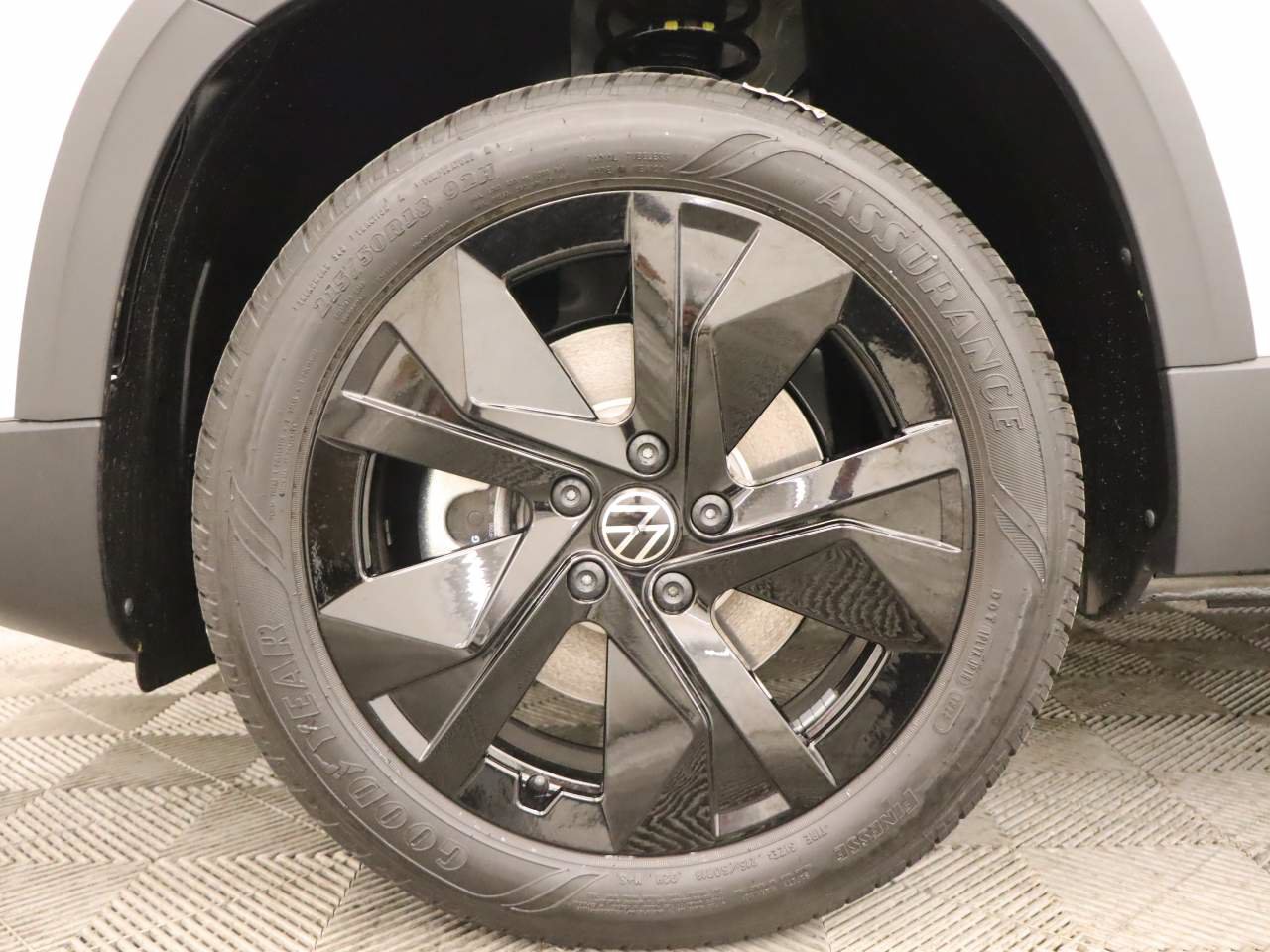 New 2026 Volkswagen Taos SE FWD image 6