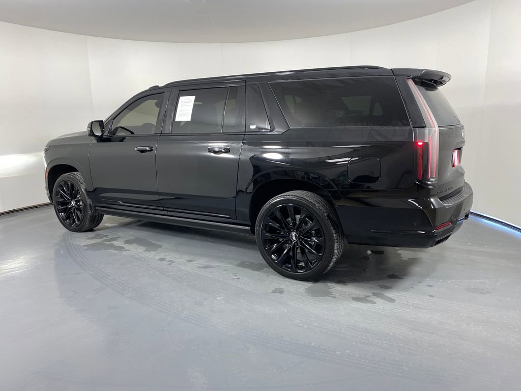 Used 2025 Cadillac Escalade ESV Sport Platinum w/ LPO, ONYX Package image 4