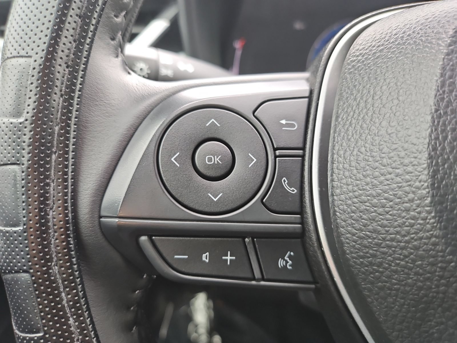 Used 2026 Toyota Corolla SE FWD image 30