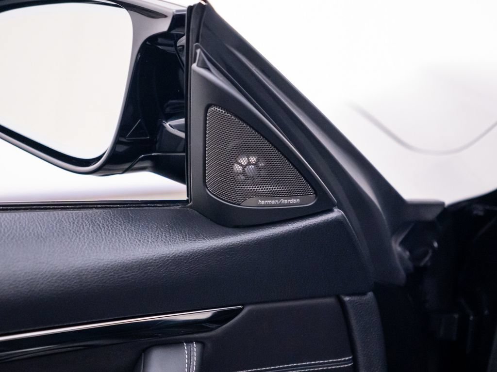 Used 2018 BMW M4 Convertible RWD image 14