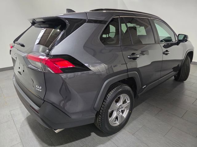 Used 2025 Toyota RAV4 XLE AWD/4WD image 5