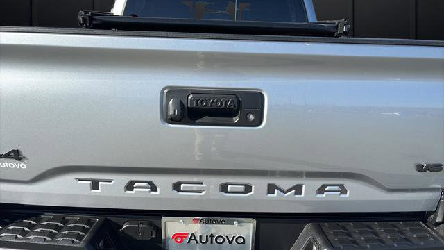 Used 2020 Toyota Tacoma TRD Off-Road w/ Technology Package AWD/4WD image 11