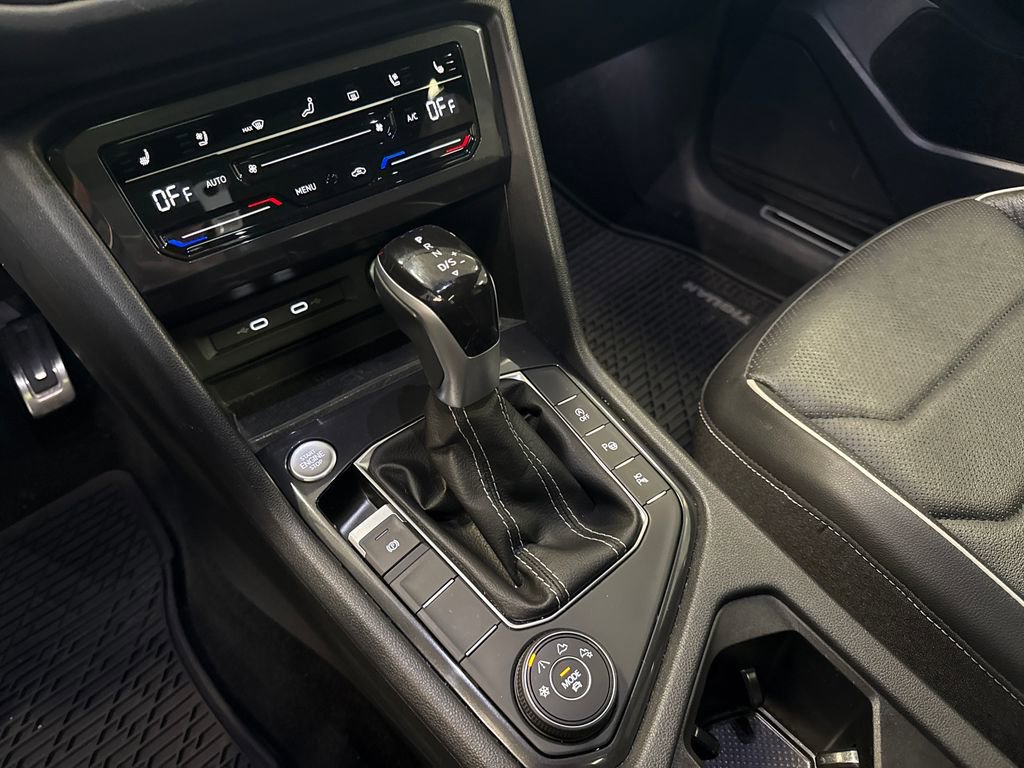 Used 2023 Volkswagen Tiguan SEL R-Line AWD/4WD image 6