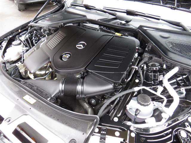 Used 2025 Mercedes-Benz E 350 4MATIC Sedan image 7