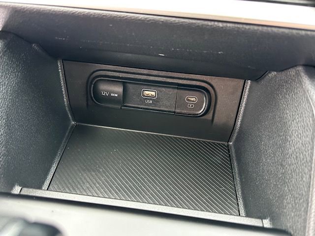 Used 2025 Kia Sportage LX FWD image 25