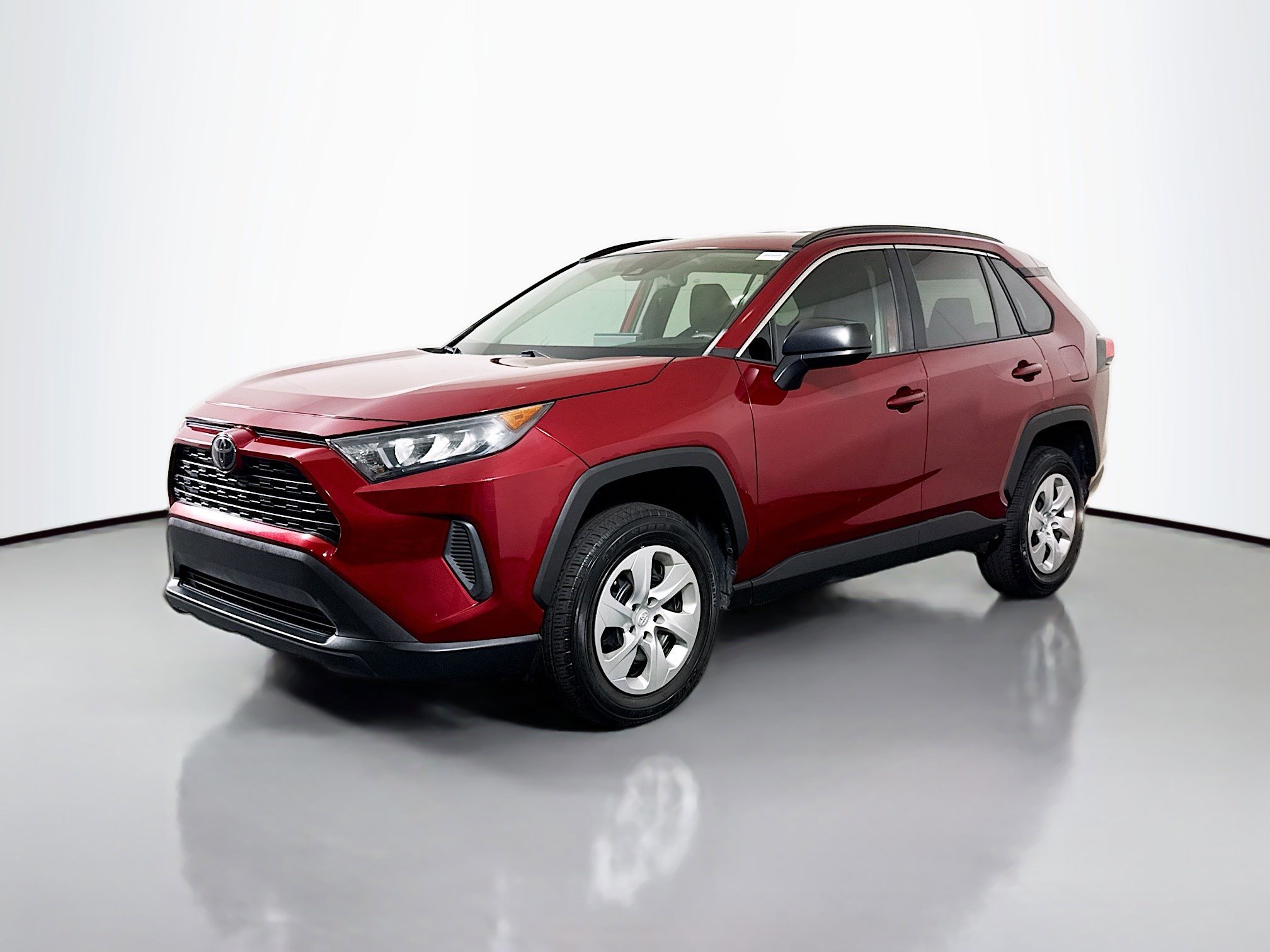 Used 2020 Toyota RAV4 LE image 4