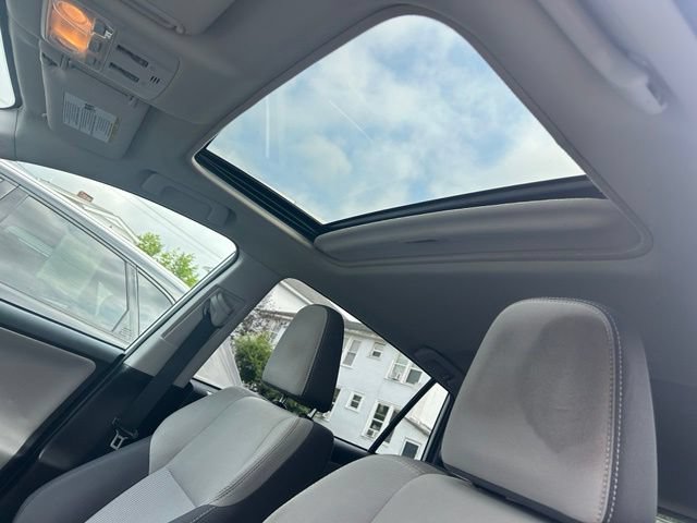 Used 2015 Toyota RAV4 XLE AWD/4WD image 28
