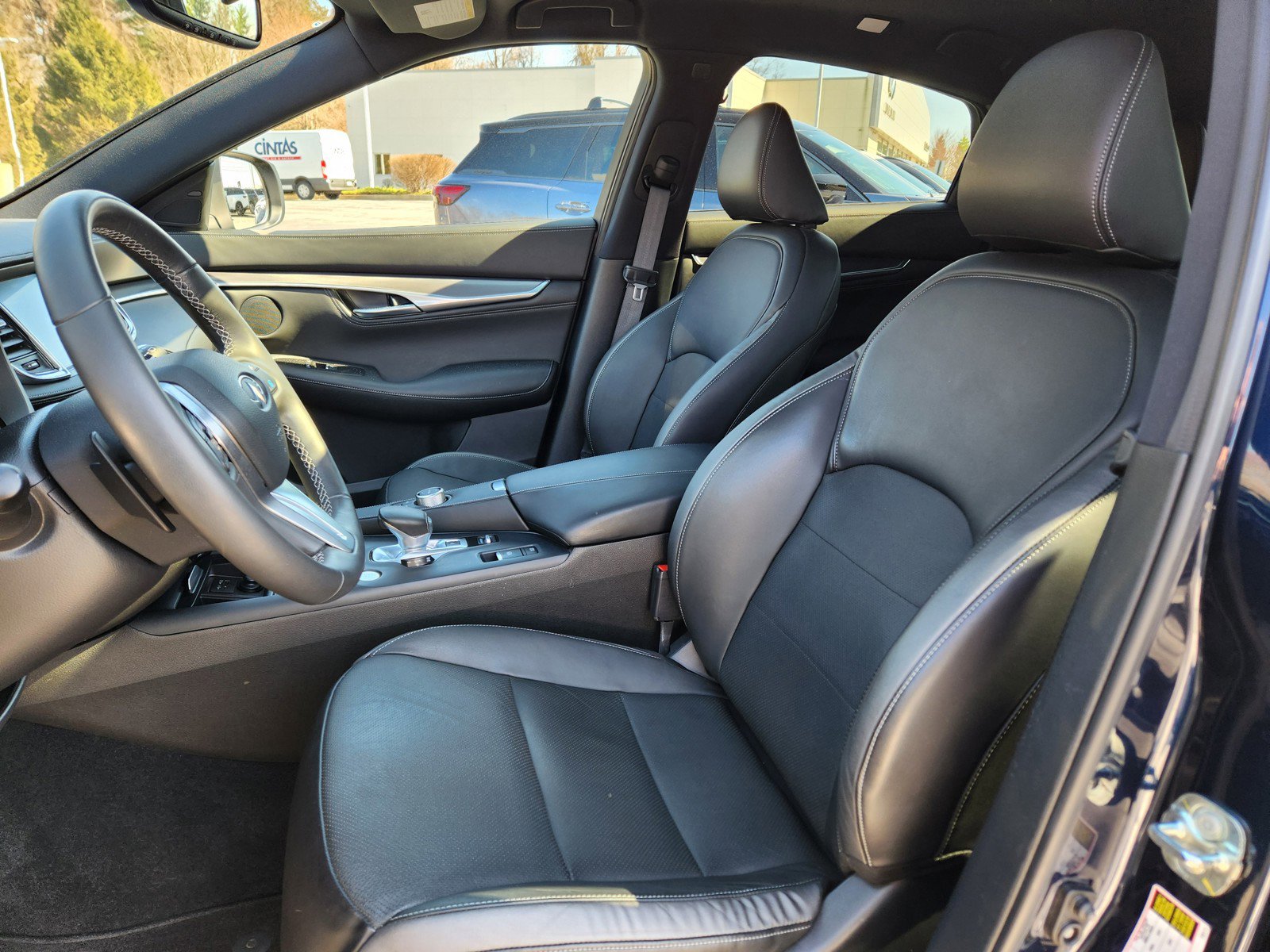 Used 2023 INFINITI QX55 Luxe w/ Cargo Package image 10