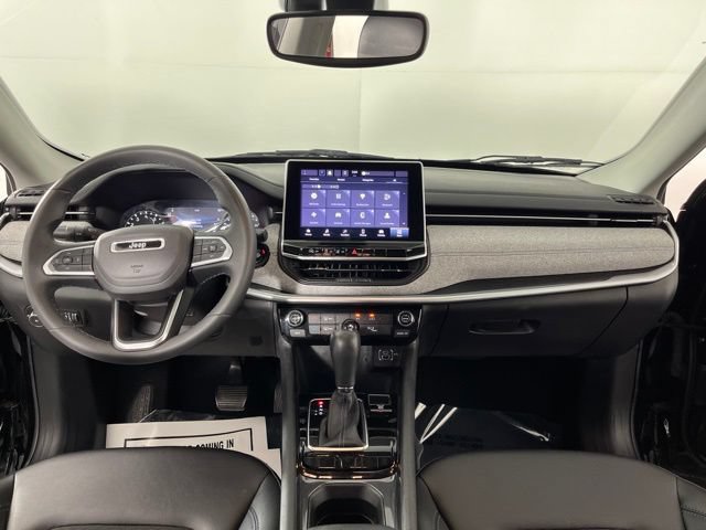Used 2022 Jeep Compass Latitude FWD image 38