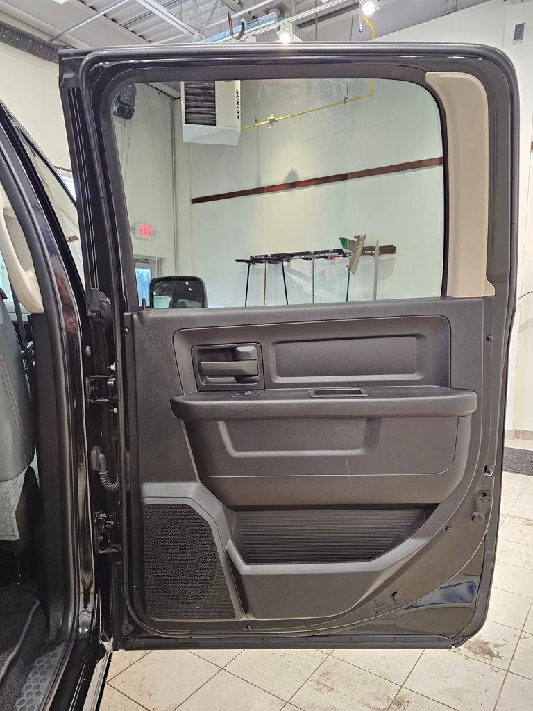 Used 2019 RAM 1500 Express w/ Express Value Package image 32