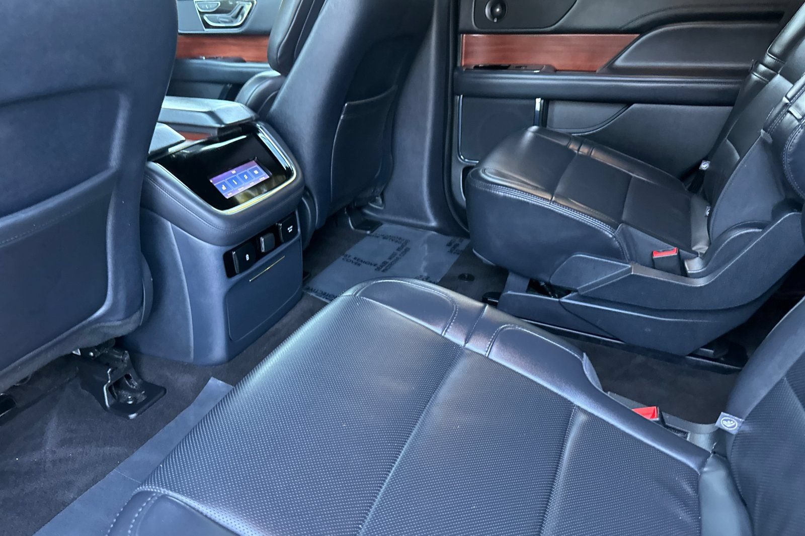 Used 2024 Lincoln Navigator Premiere AWD/4WD image 14