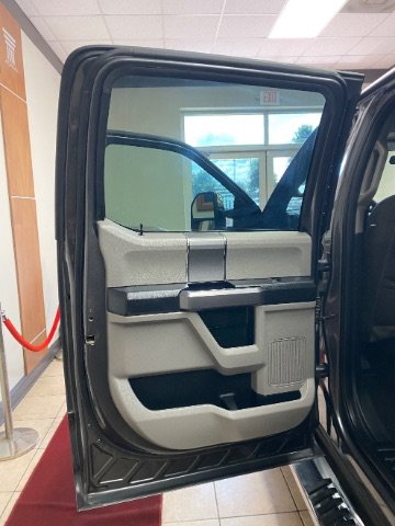 Used 2020 Ford F350 XLT w/ XLT Premium Package AWD/4WD image 12