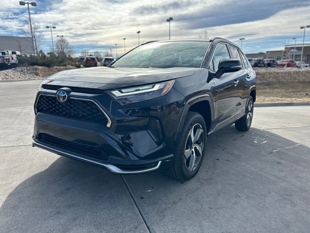 Used 2025 Toyota RAV4 SE video 3