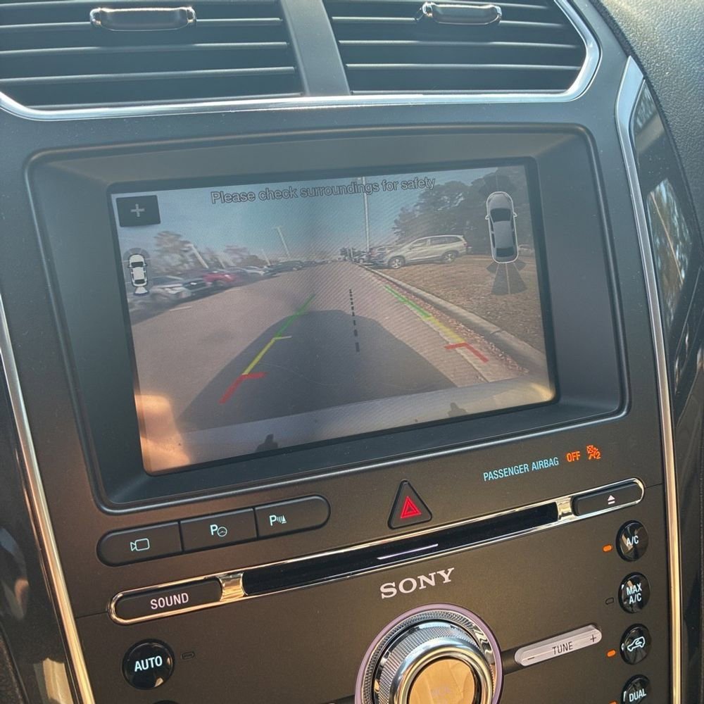 Used 2017 Ford Explorer Limited w/ Equipment Group 301A image 10