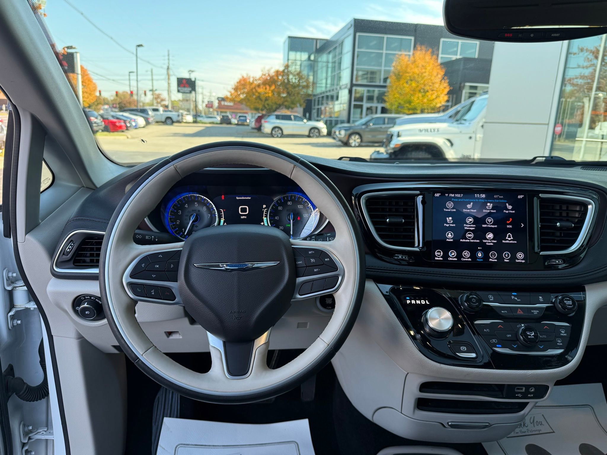 Used 2020 Chrysler Pacifica Limited image 52