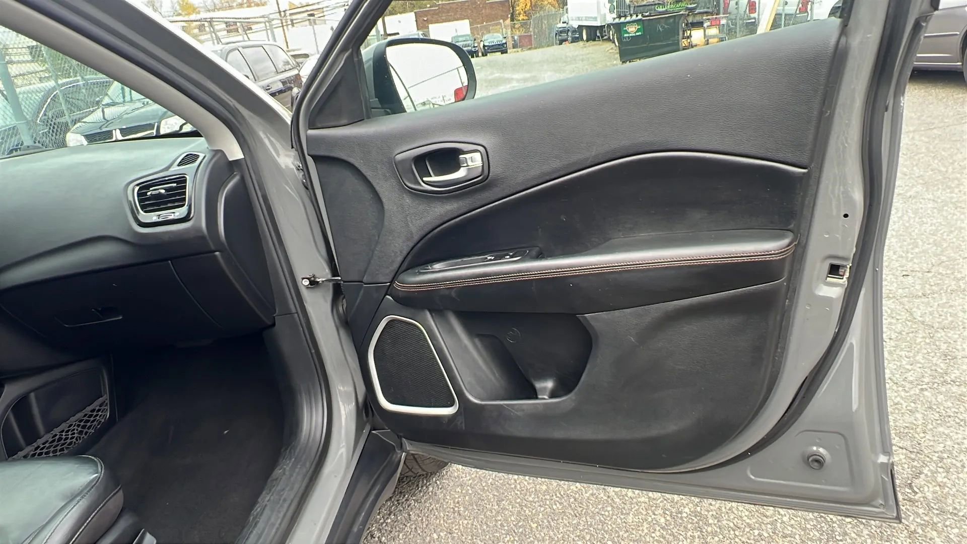 Used 2020 Jeep Compass Limited image 29