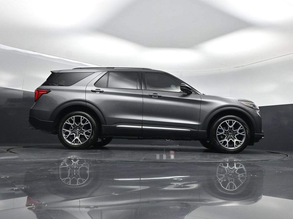 Certified 2025 Ford Explorer Platinum w/ Ultimate Package AWD/4WD image 50