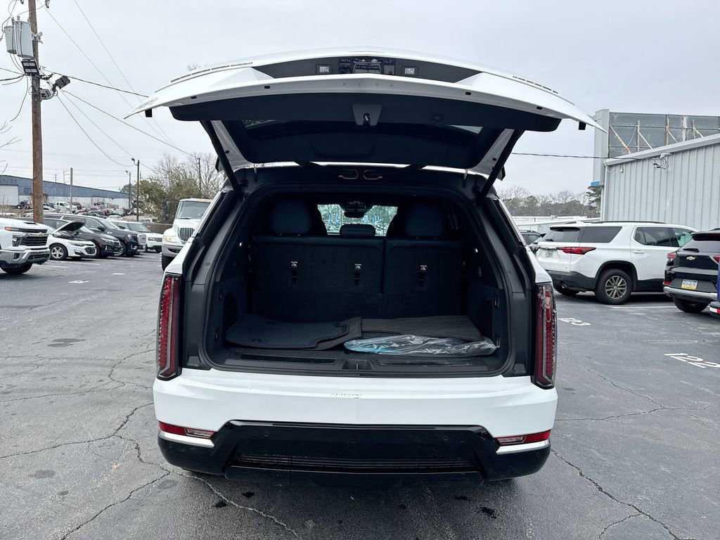 Used 2025 Cadillac Escalade IQ Luxury 2 image 34