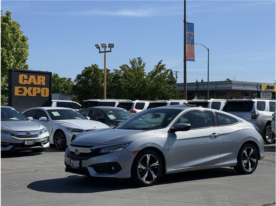 Used 2017 Honda Civic Touring image 1