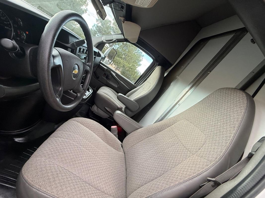 Used 2013 Chevrolet Express 3500 RWD image 17
