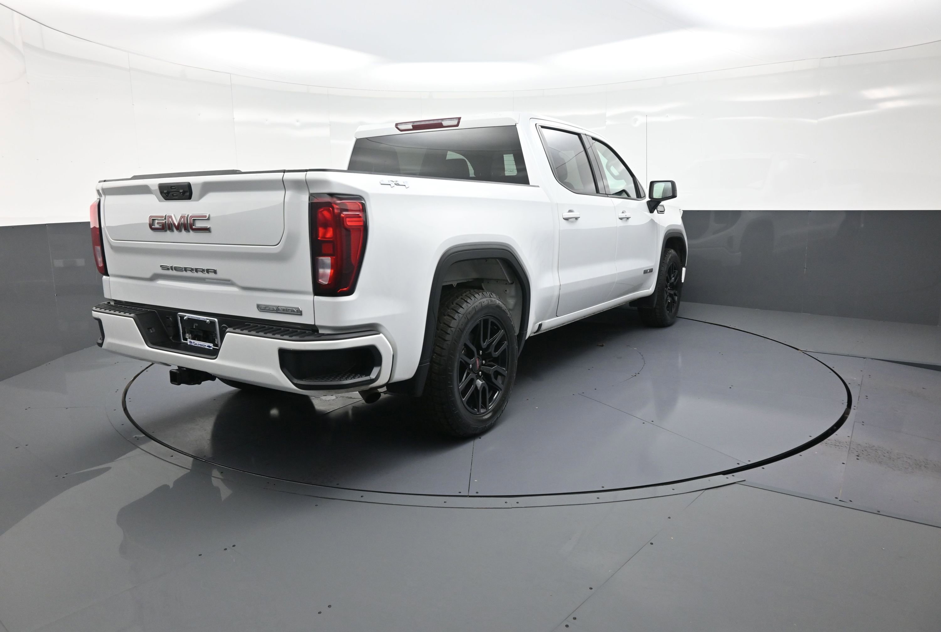 Used 2022 GMC Sierra 1500 Elevation image 3
