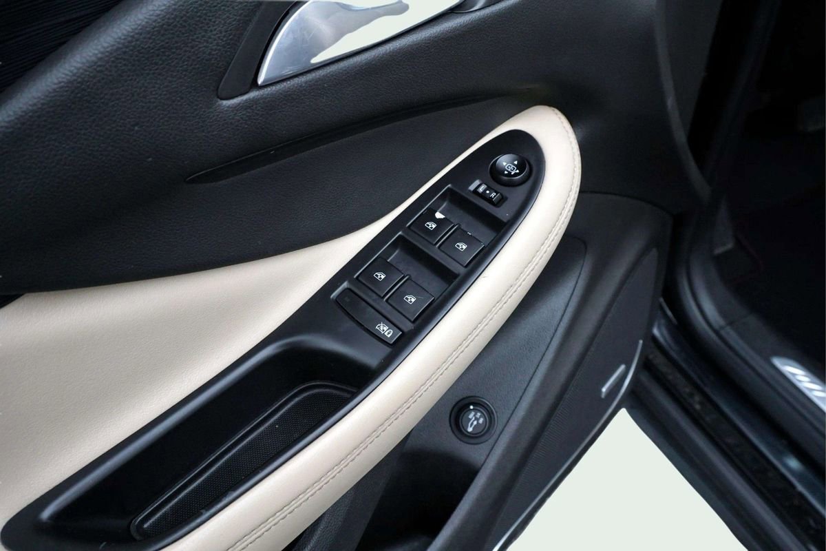 Used 2016 Buick Envision Premium image 16