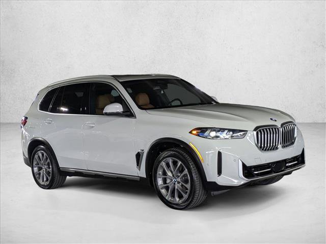 Used 2024 BMW X5 sDrive40i w/ Premium Package RWD image 3