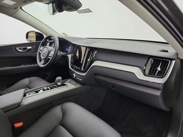 Certified 2025 Volvo XC60 B5 Plus AWD/4WD image 41