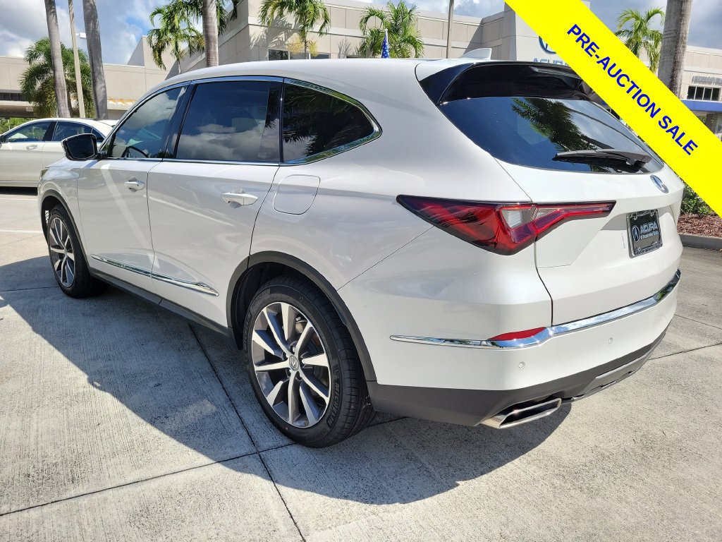 Certified 2025 Acura MDX w/ Technology Package FWD image 5
