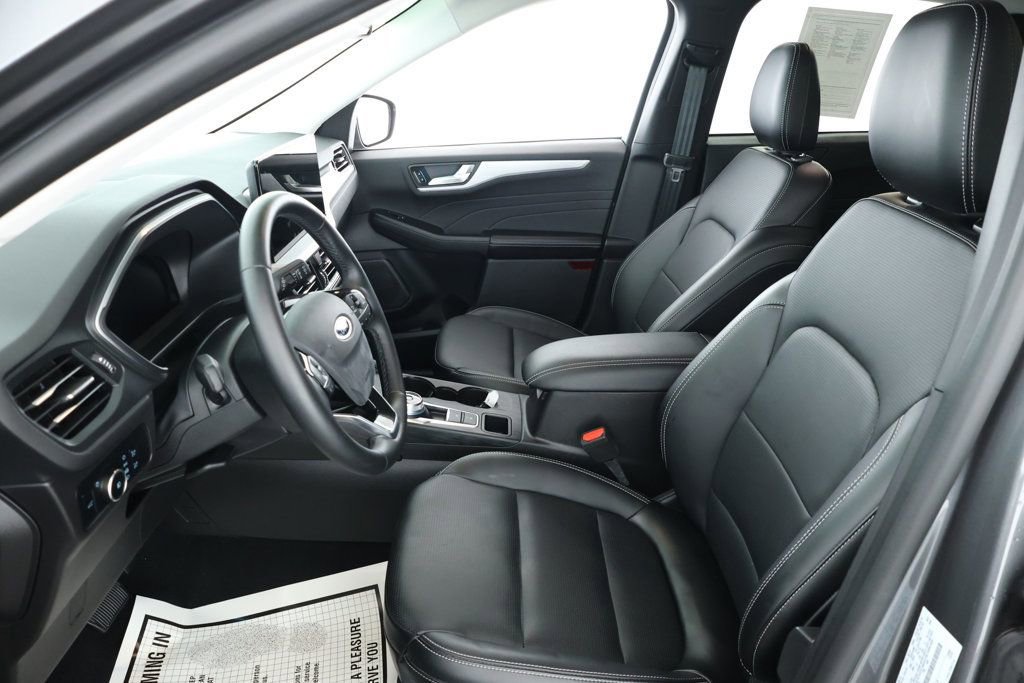 Used 2024 Ford Escape Platinum image 18