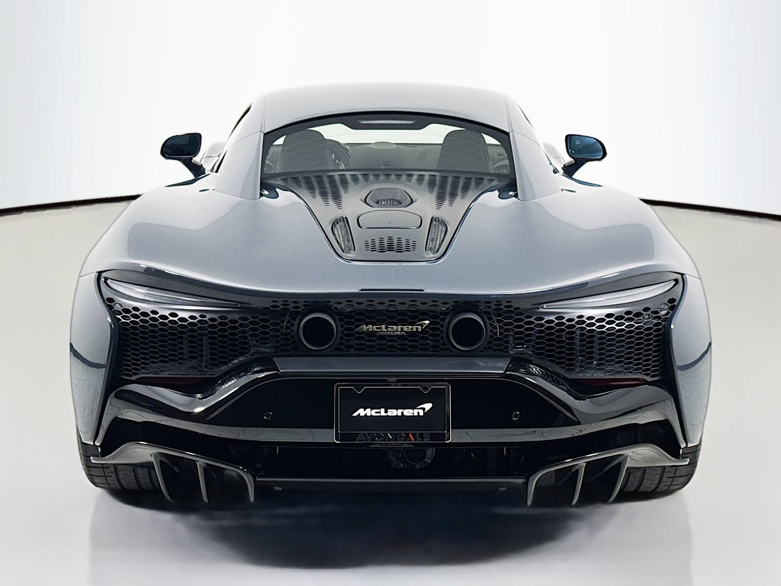 Used 2025 McLaren Artura RWD image 6