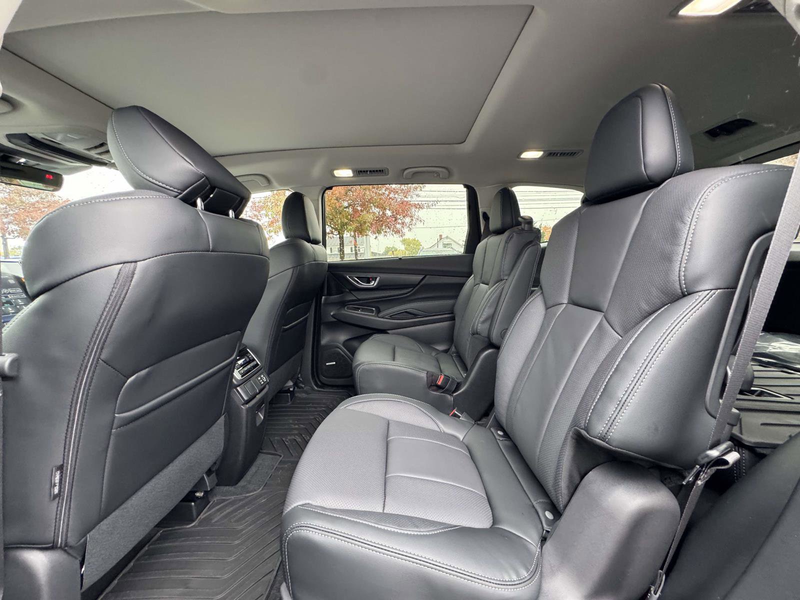New 2025 Subaru Ascent Limited image 9