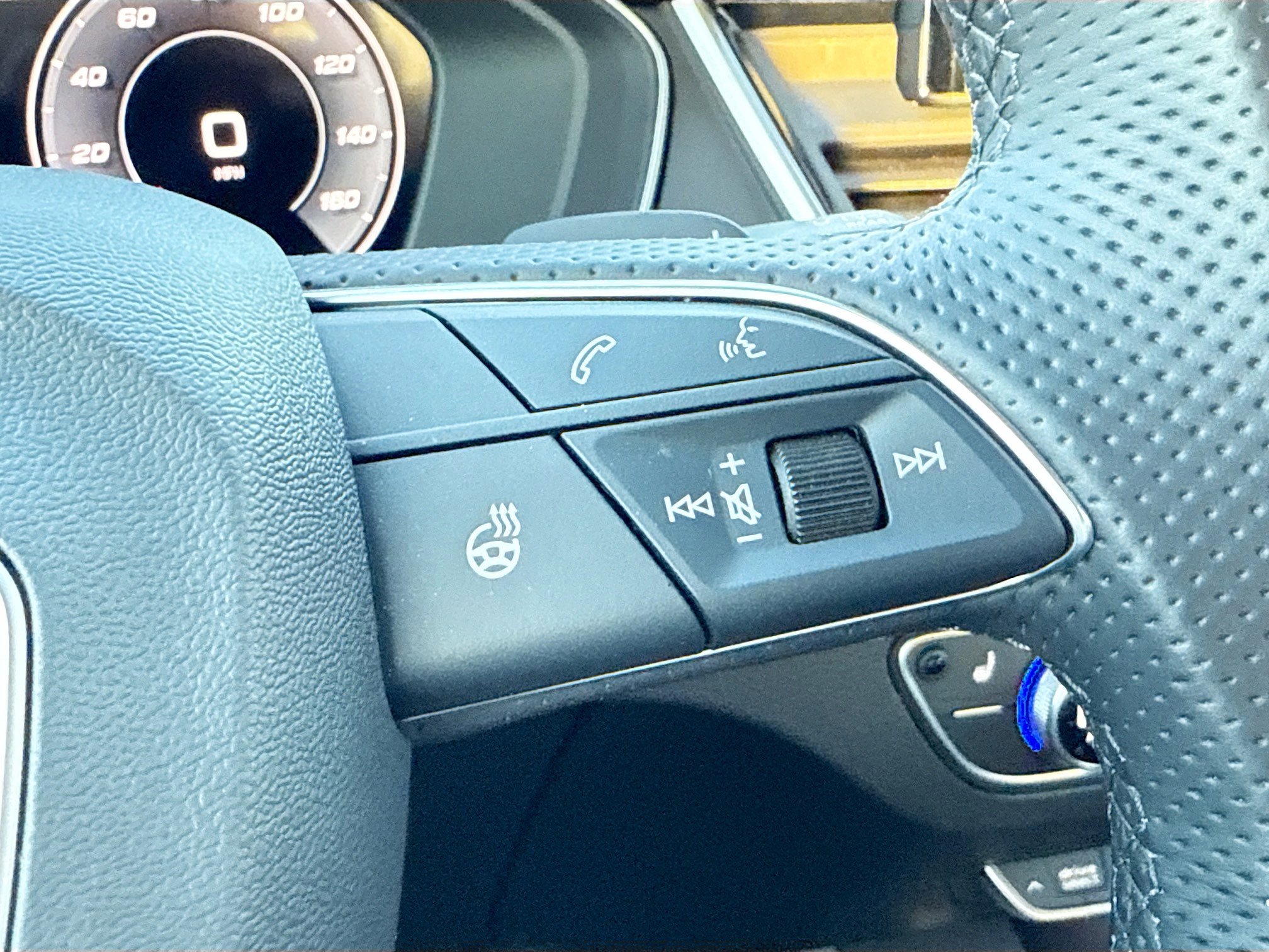 Used 2025 Audi SQ5 Premium Plus image 38