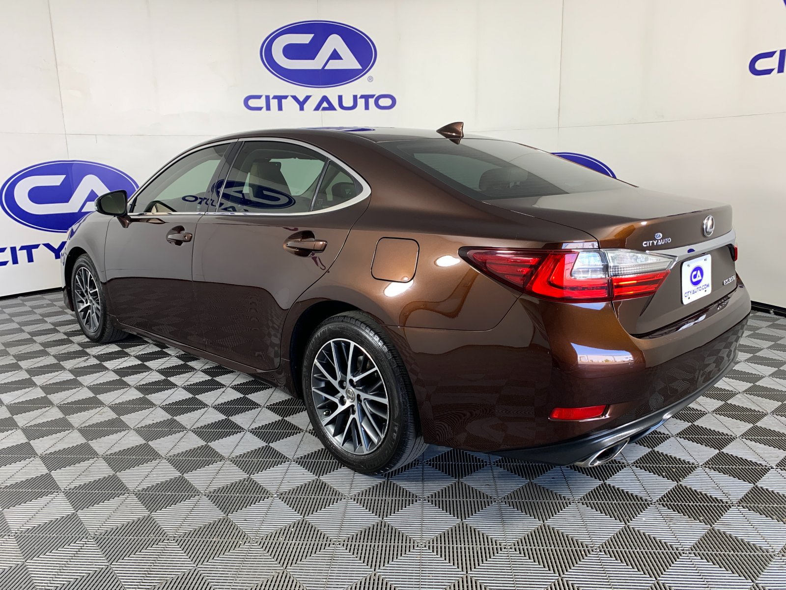 Used 2018 Lexus ES 350 w/ Accessory Package 2 FWD image 4
