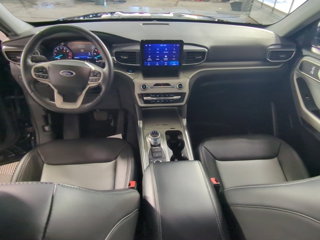 Used 2023 Ford Explorer XLT w/ Equipment Group 202A image 17