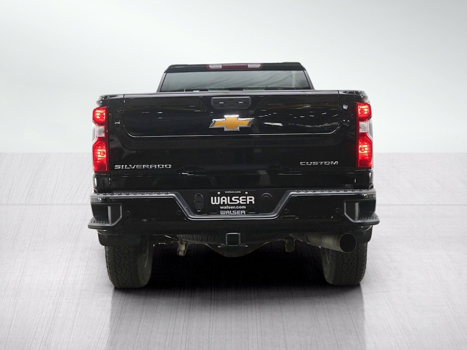 Used 2024 Chevrolet Silverado 2500 Custom w/ Custom Value Package AWD/4WD image 5