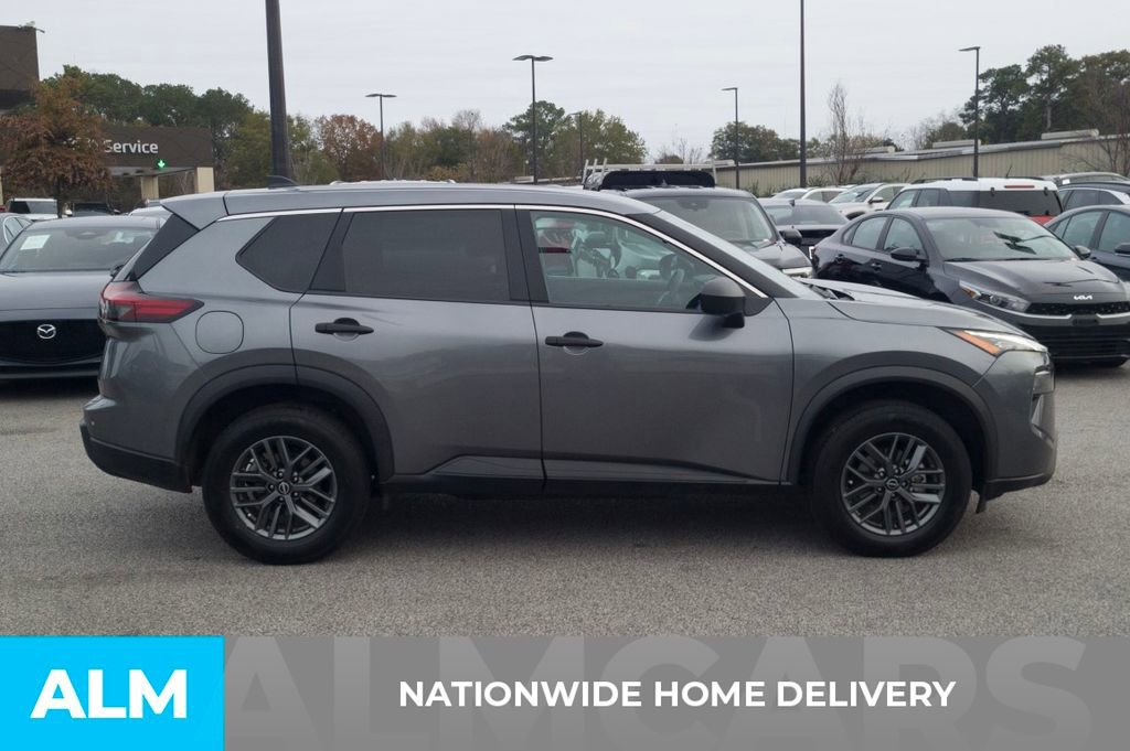 Used 2024 Nissan Rogue S image 5